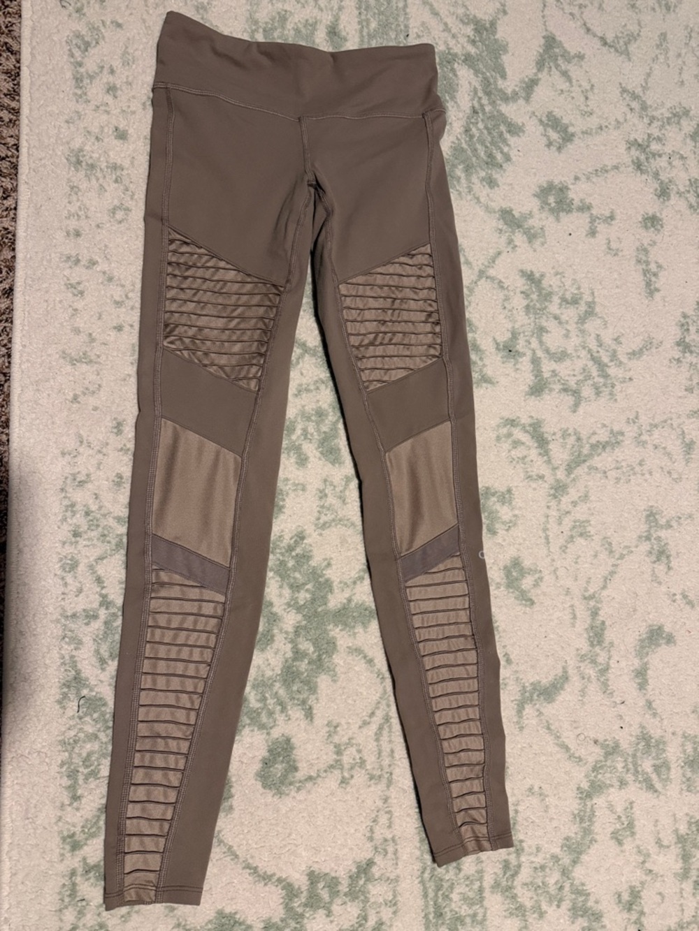 ALO Yoga Seamless Moto Leggings in Taupe